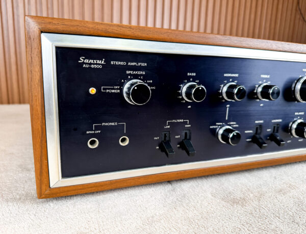 SANSUI AU-8500 AMPLIFIER