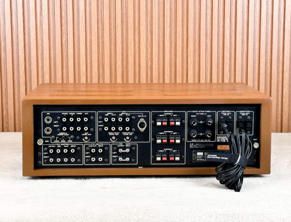 SANSUI AU-8500 AMPLIFIER