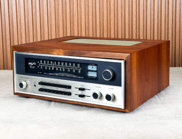 SUPERB MCINTOSH MAC 1900 VINTAGE RECEIVER