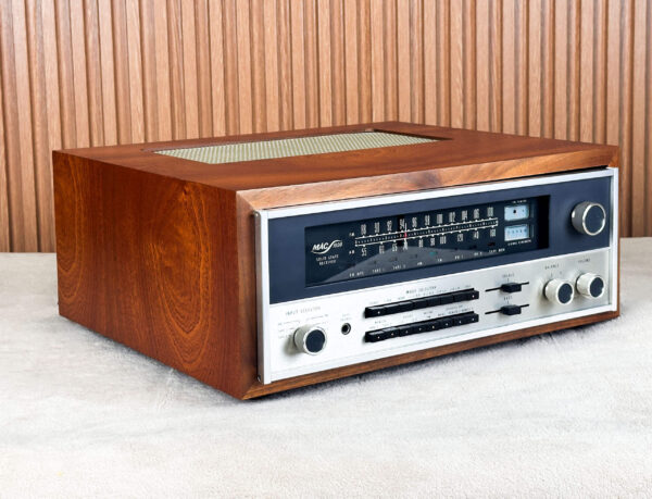 SUPERB MCINTOSH MAC 1900 VINTAGE RECEIVER