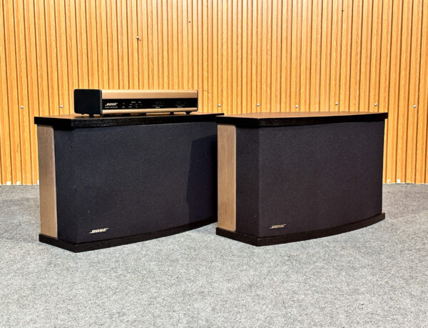 BOSE 901 SERIES V VINTAGE SPEAKERS