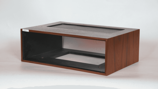 FISHER 500T WOODEN ENCLOSURE