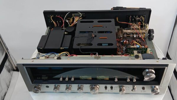 SANSUI_7070_VINTAGE _STEREO_RECEIVER