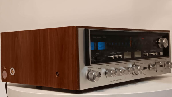 SANSUI_7070_VINTAGE _STEREO_RECEIVER