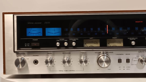 SANSUI_7070_VINTAGE _STEREO_RECEIVER
