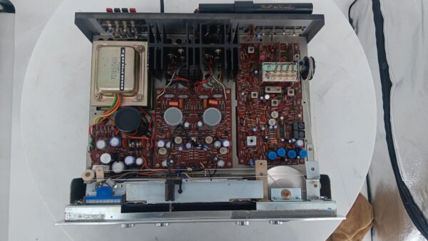 Marantz 2015 Receiver 1