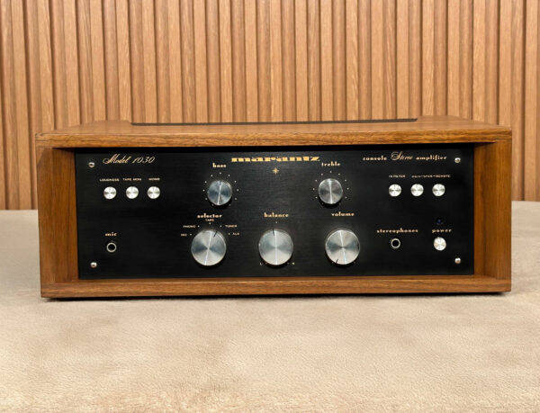 VINTAGE MARANTZ 1030 INTEGRATED AMPLIFIER