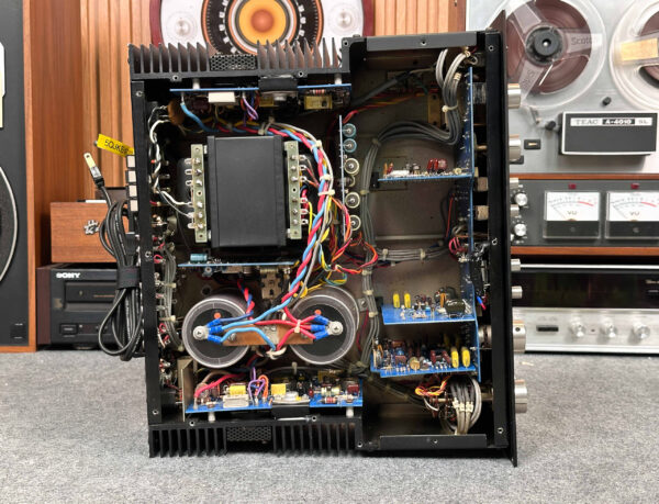 MARANTZ 1200 INTEGRATED AMPLIFIER