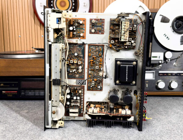 MARANTZ 2220B STEREO RECEIVER