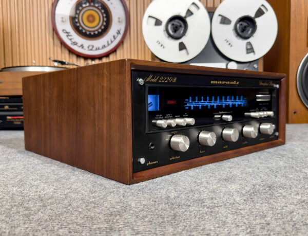 MARANTZ 2220B STEREO RECEIVER