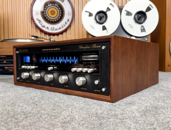 MARANTZ 2220B STEREO RECEIVER