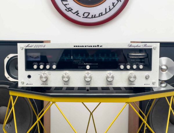 MARANTZ 2220B STEREO RECEIVER