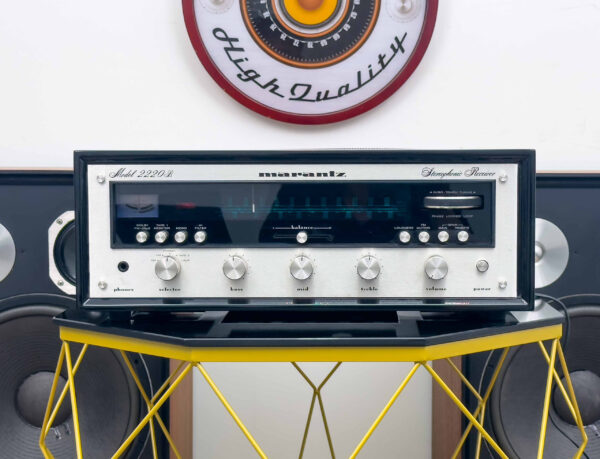 MARANTZ 2220B STEREO RECEIVER