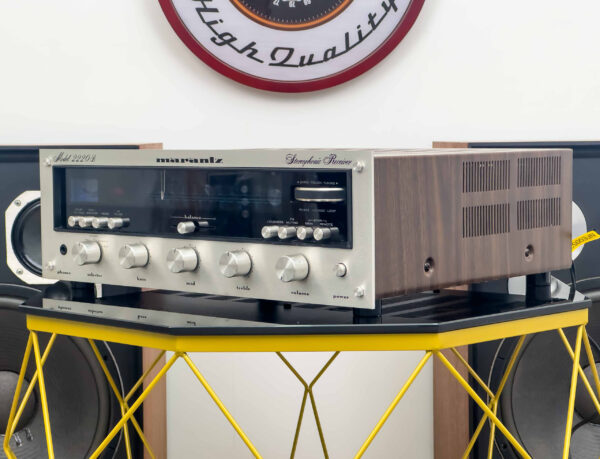 MARANTZ 2220B STEREO RECEIVER