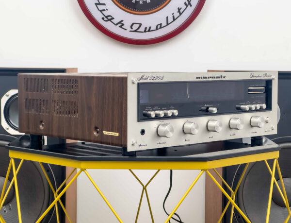 MARANTZ 2220B STEREO RECEIVER