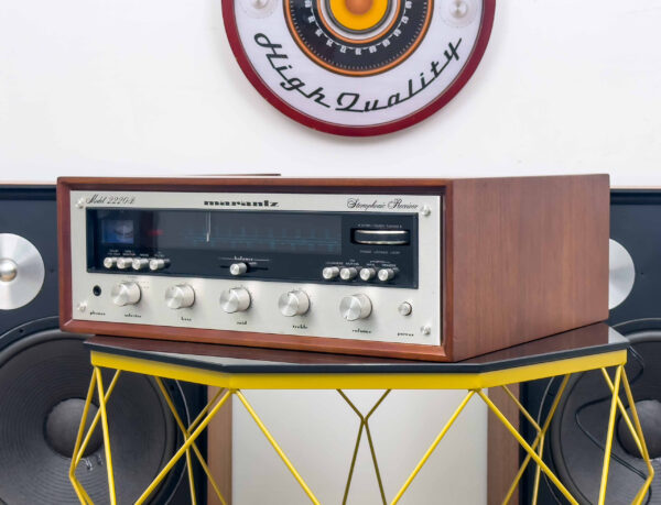 MARANTZ 2220B STEREO RECEIVER