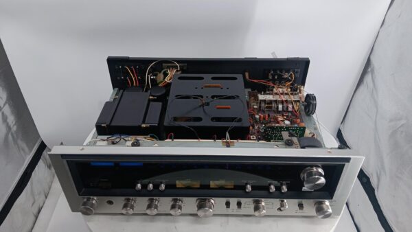 EXCELLENT SANSUI 7070 STEREO RECEIVER