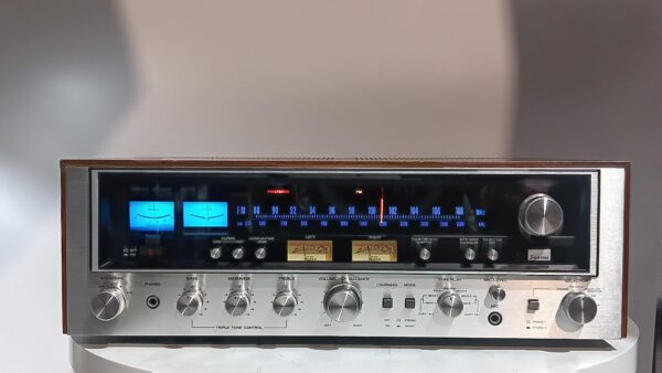 EXCELLENT SANSUI 7070 STEREO RECEIVER