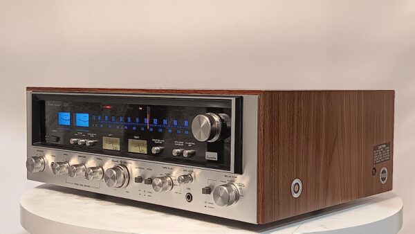 EXCELLENT SANSUI 7070 STEREO RECEIVER