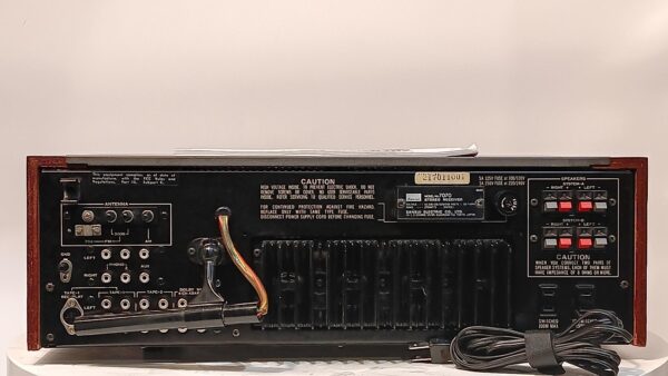 EXCELLENT SANSUI 7070 STEREO RECEIVER