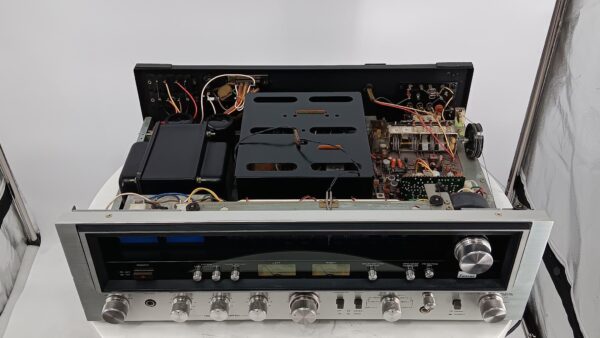 EXCELLENT SANSUI 7070 STEREO RECEIVER