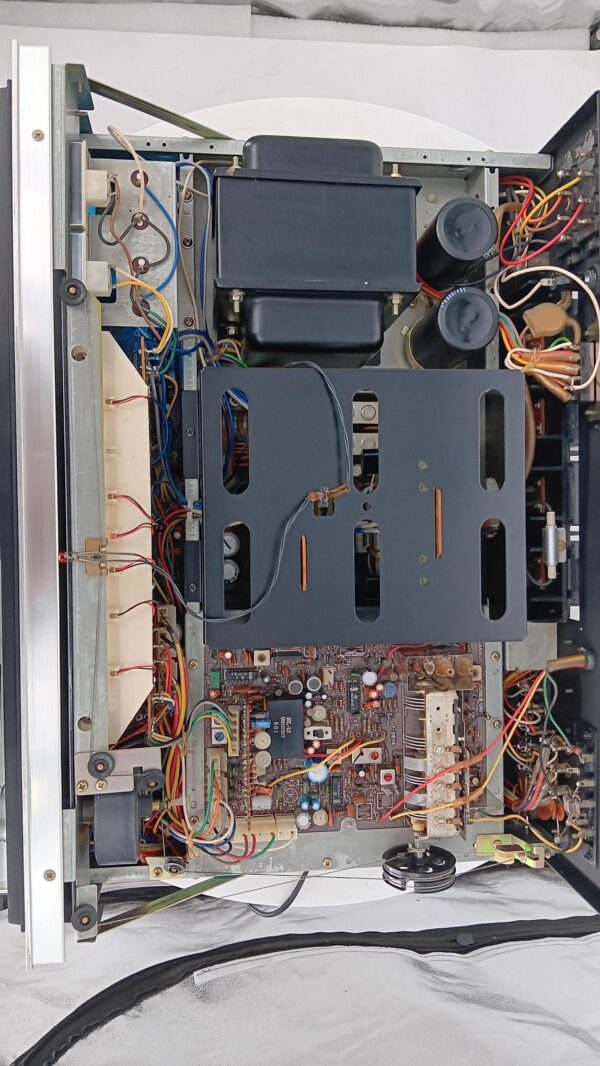 EXCELLENT SANSUI 7070 STEREO RECEIVER