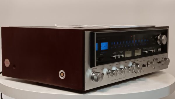 EXCELLENT SANSUI 7070 STEREO RECEIVER