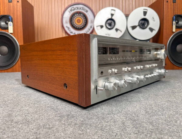 OUTSTANDING PIONEER SX-1080 STEREO RECEIVER
