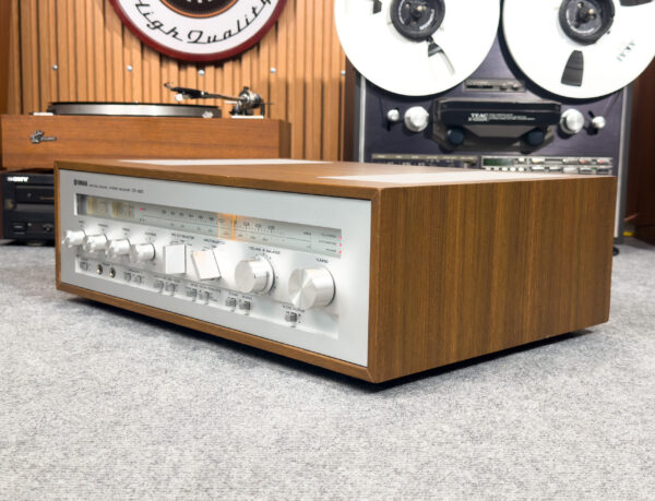 EXCELLENT YAMAHA CR-820 STEREO RECEIVER