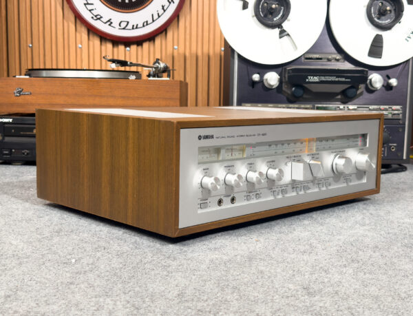 EXCELLENT YAMAHA CR-820 STEREO RECEIVER