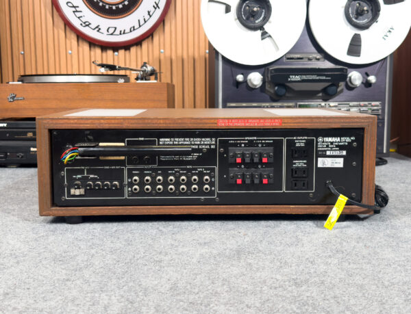 EXCELLENT YAMAHA CR-820 STEREO RECEIVER